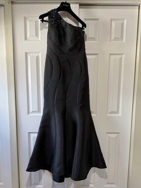 JS COLLECTIONS ONE SHOULDER BLACK FLORAL ILLUSION BEADED EVENING GOWN SIZE 8